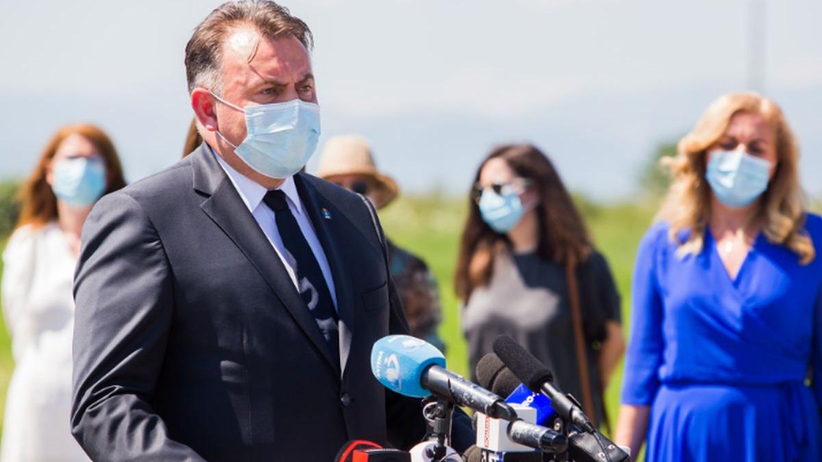 se cere demisia ministrul sanatatii este un mincinos face campanie electorala