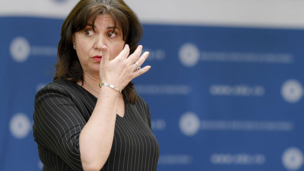 colet neasteptat pe biroul monicai anisie ce i au trimis elevii ministrului educatiei