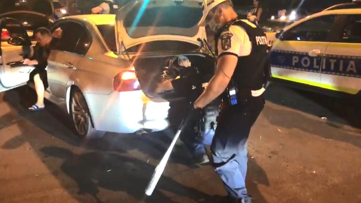 pistoale sabii cutite bate baseball razii bucuresti emi pian