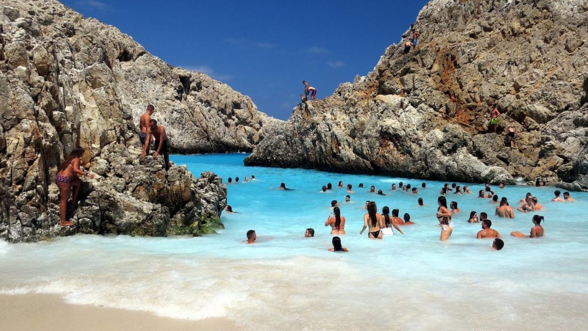 taxa medicala pentru turistii care merg in grecia cat platiti de la 1 august daca va faceti vacanta