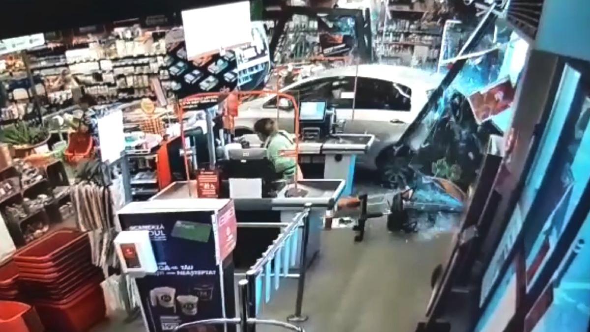 moment soferita intra masina magazin ciolpani