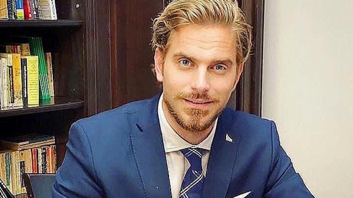 surpriza de proportii la primaria capitalei un fost ministru intra in lupta cu firea si nicusor dan