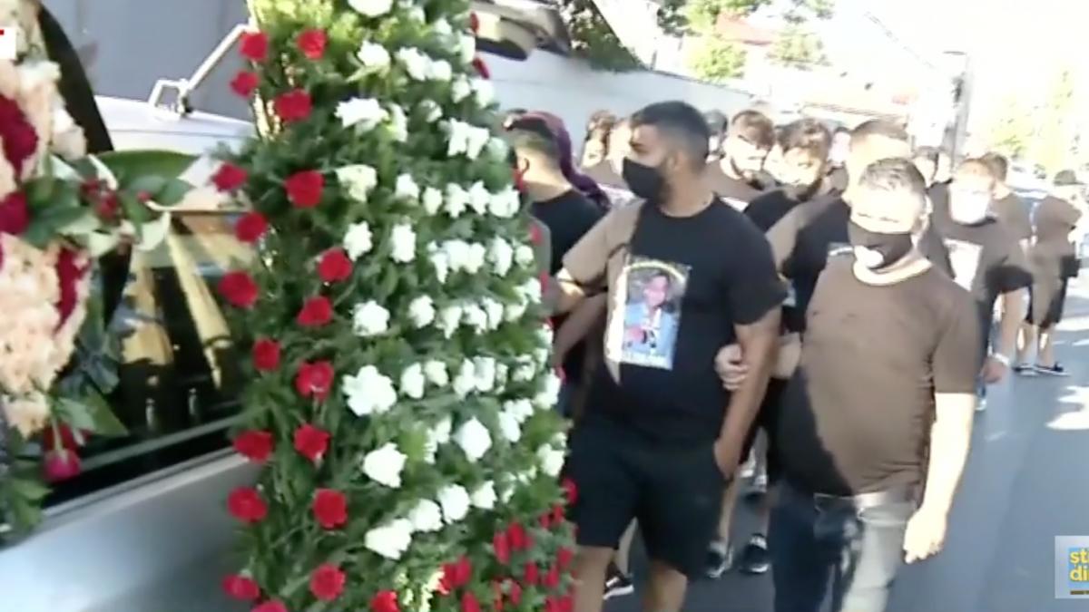 jandarmii intervin la inmormantarea lui emi pian ce fac agentii