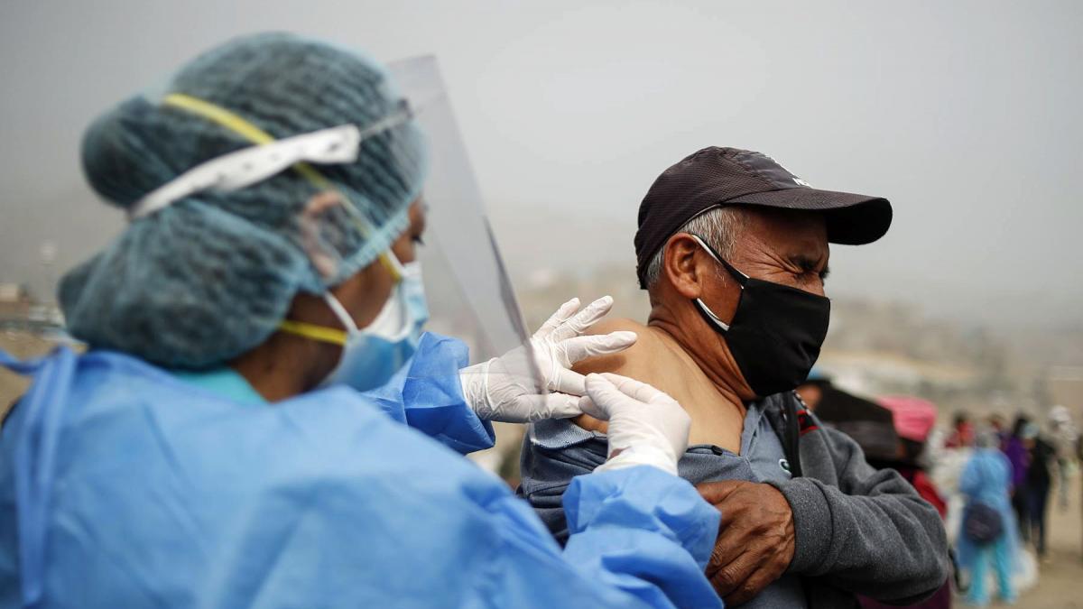 alexandru rafila vaccinul impotriva covid 19 va veni in transe cine va avea prioritate