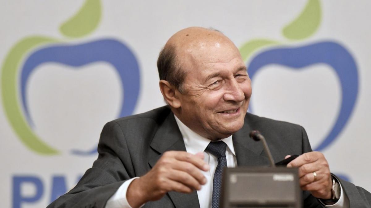 cutremur pe scena politica traian basescu candideaza la primaria capitalei decizie de ultima ora