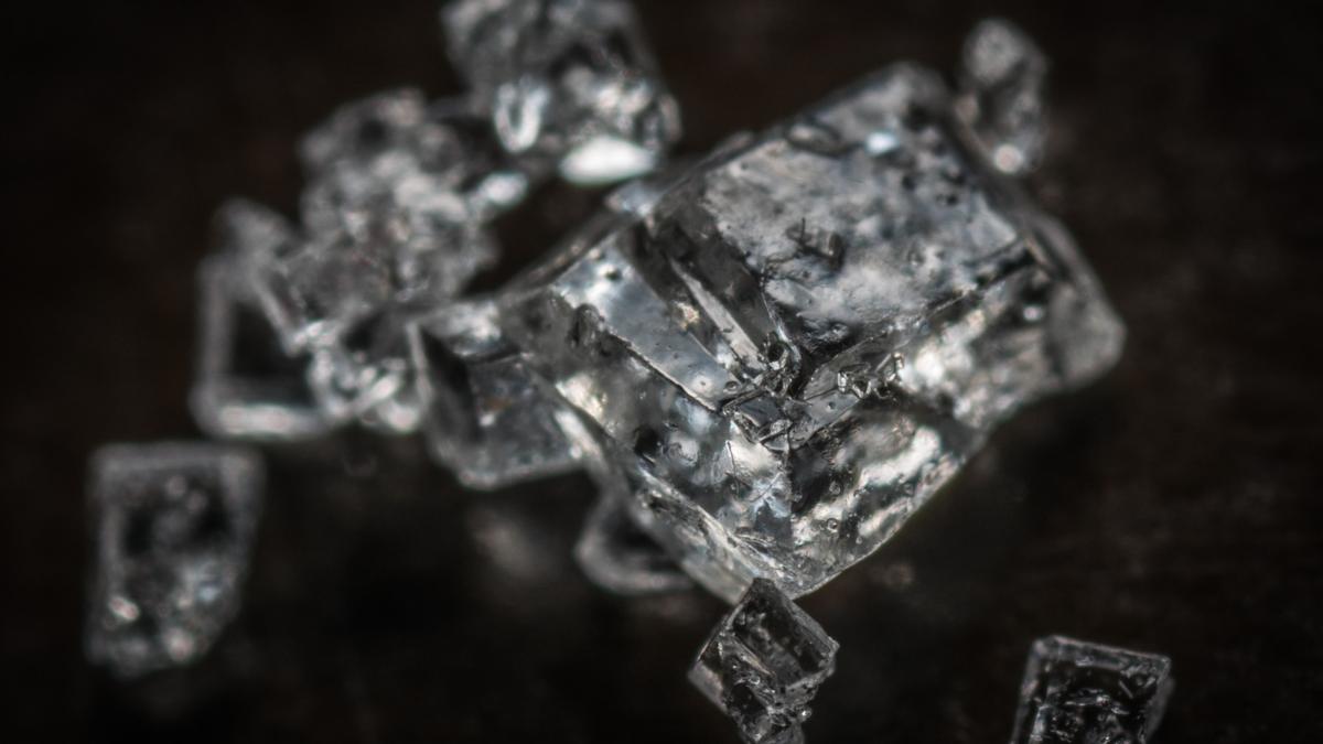 cea mai scumpa masca de protectie din lume este decorata cu 3 600 de diamante iar pretul intrece