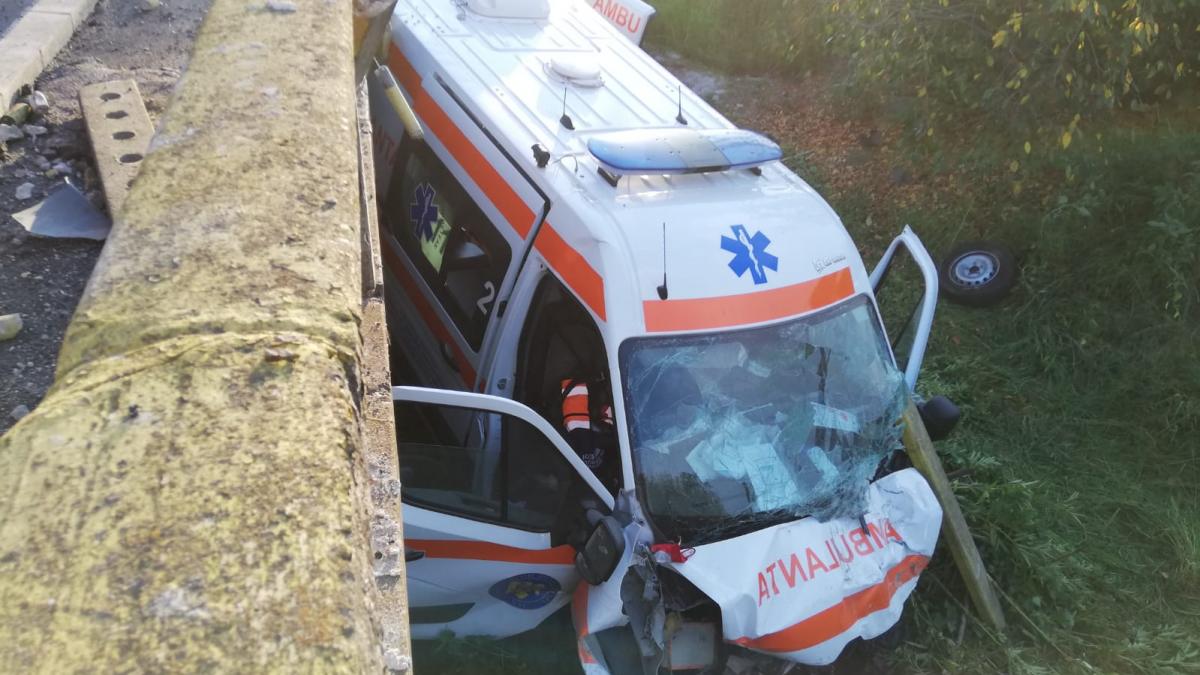 femeia cu covid 19 care era in ambulanta implicata intr un accident grav in gorj a murit