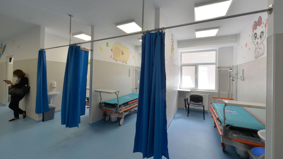 situatie halucinanta in capitala spitalul ramas fara medici infectionisti