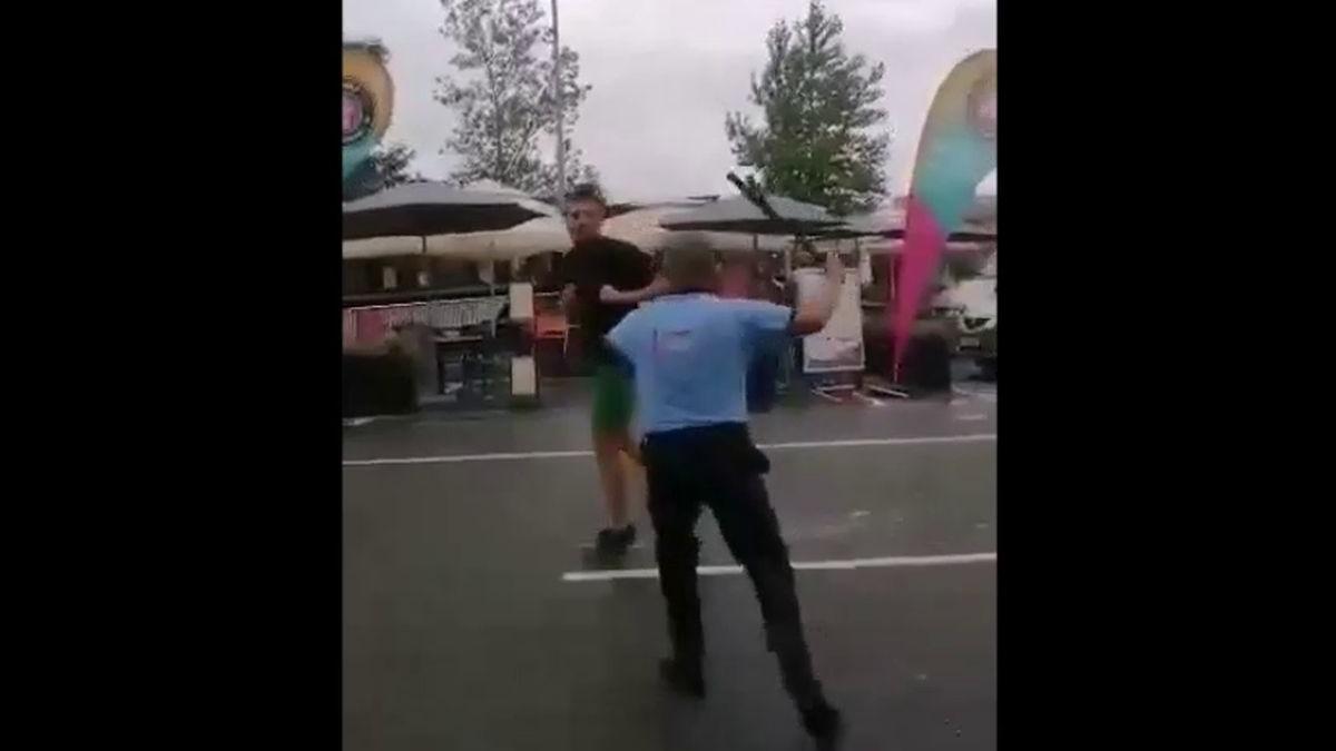 client batut crunt de paznicul unui supermarket din cluj totul s a petrecut in parcare video