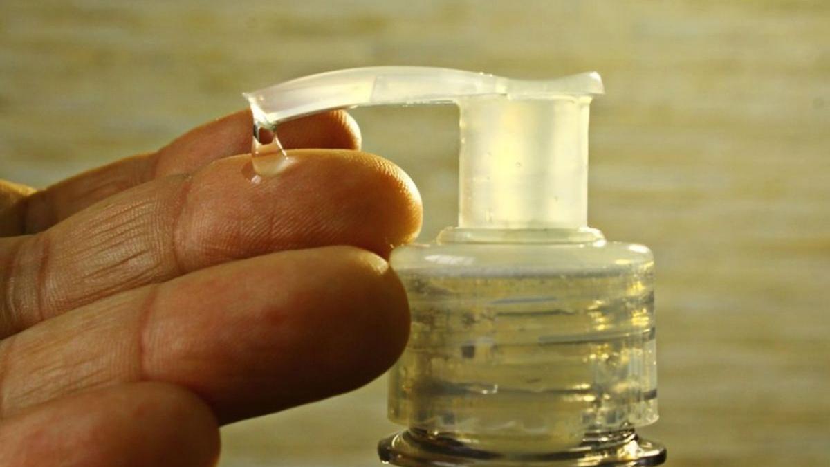 atentie la dezinfectantul de maini unele pot fi periculoase iata ce efecte are produsul acesta