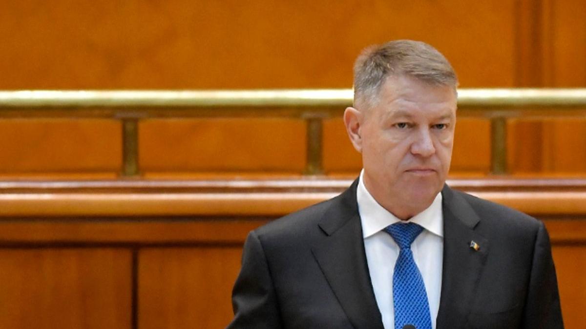 klaus iohannis a fost intrebat ce ar face ca profesor daca un elev ar veni la ore cu febra cum a