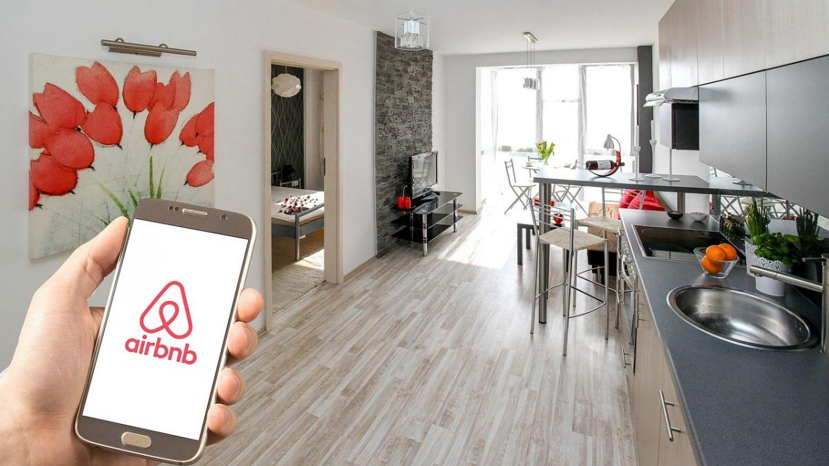 airbnb va interzice evenimentele si petrecerile organizate in locatiile inchiriate din cadrul