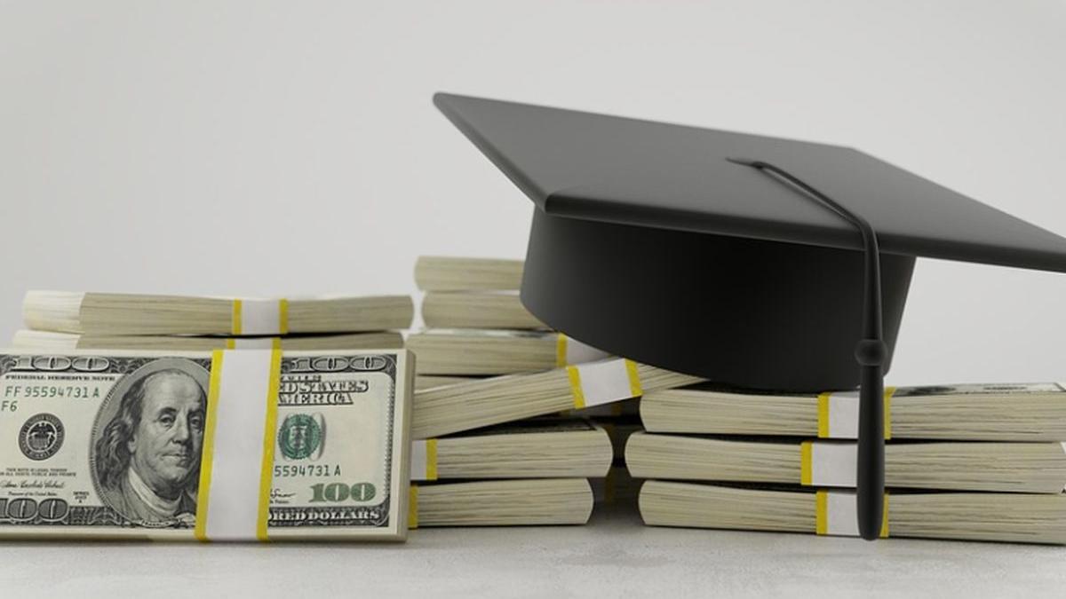 o universitate da bani celor care nu fac nimic nu este o gluma cat valoreaza o bursa