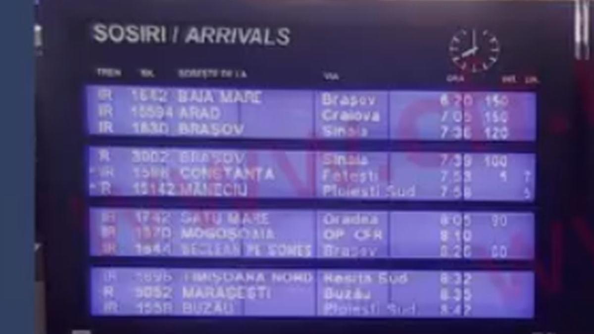 locomotiva in flacari circulatia feroviara oprita trenurile au intarzieri de peste 100 de minute