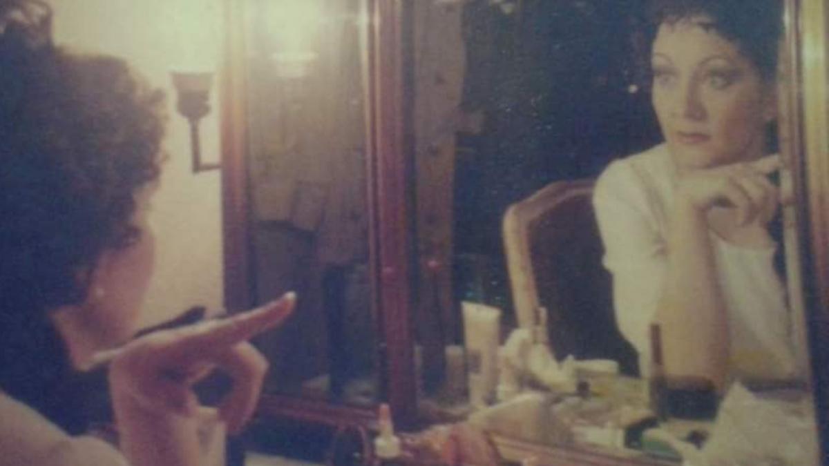 doliu in muzica din romania o cunoscuta artista gasita moarta in casa