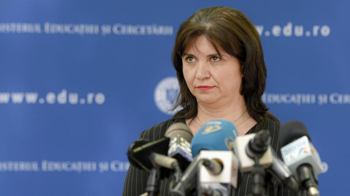 monica anisie precizari despre sistemul hibrid de invatamant ce se intampla cu elevii care raman