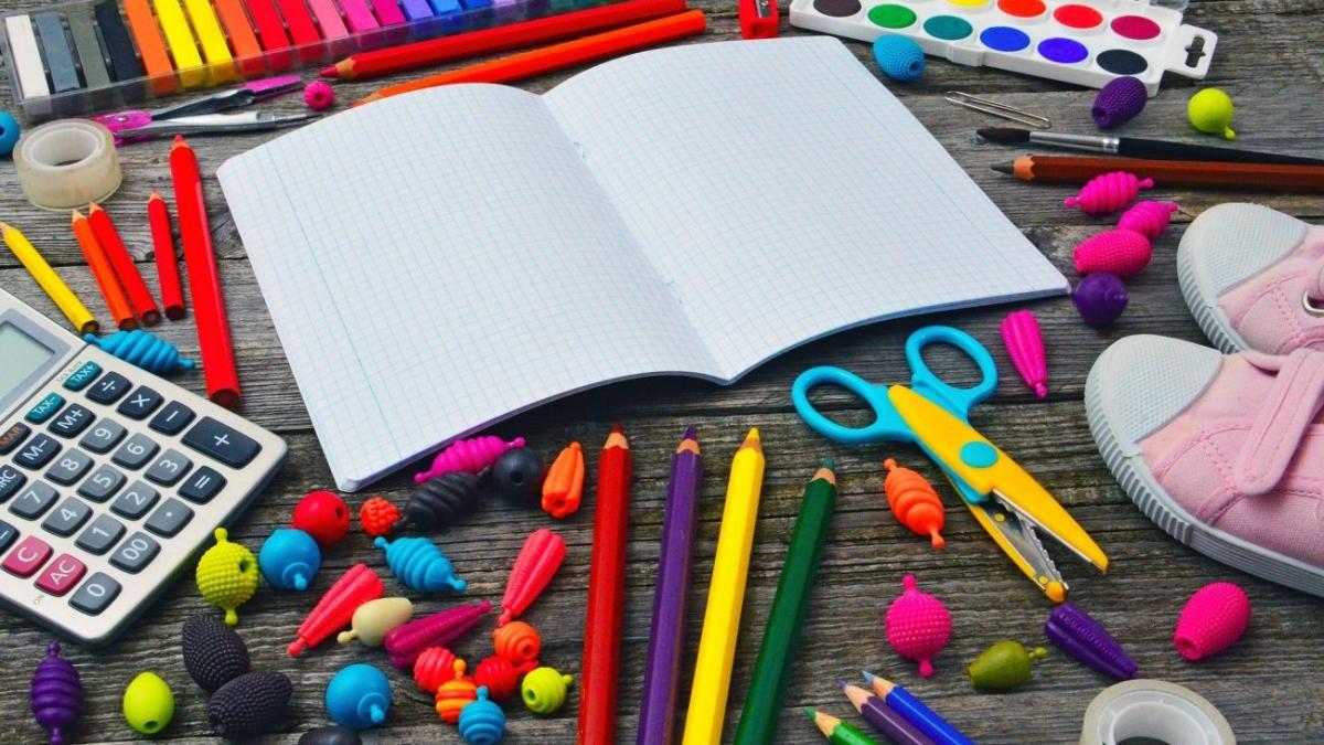 cat vor cheltui parintii pe haine si rechizite