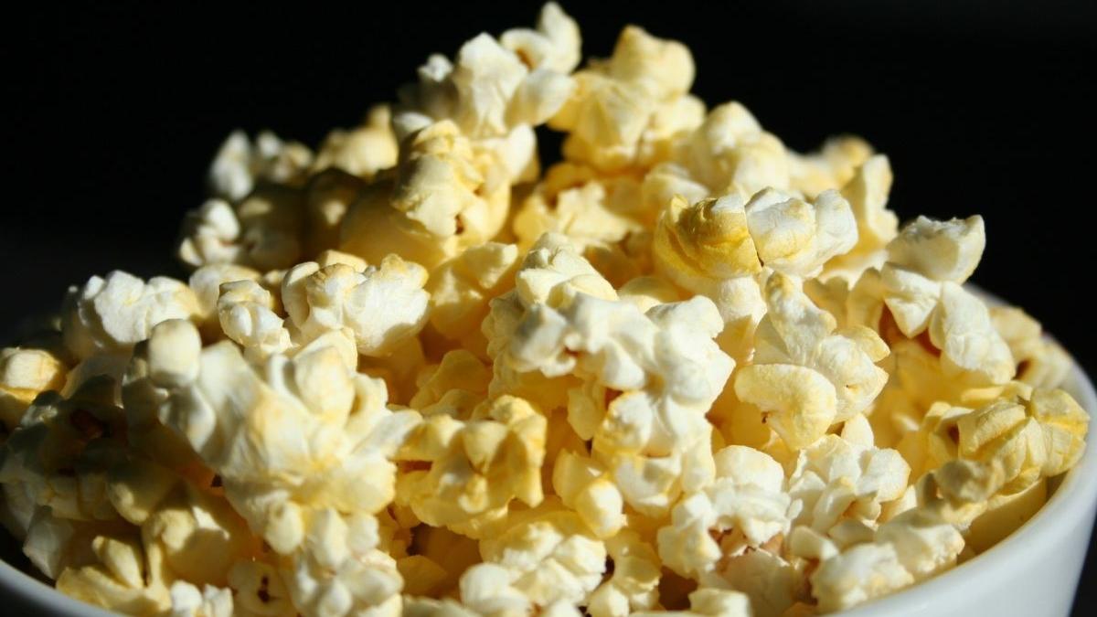 un baiat a murit dupa ce a mancat popcorn la cinema cine este de vina pentru moartea tanarului