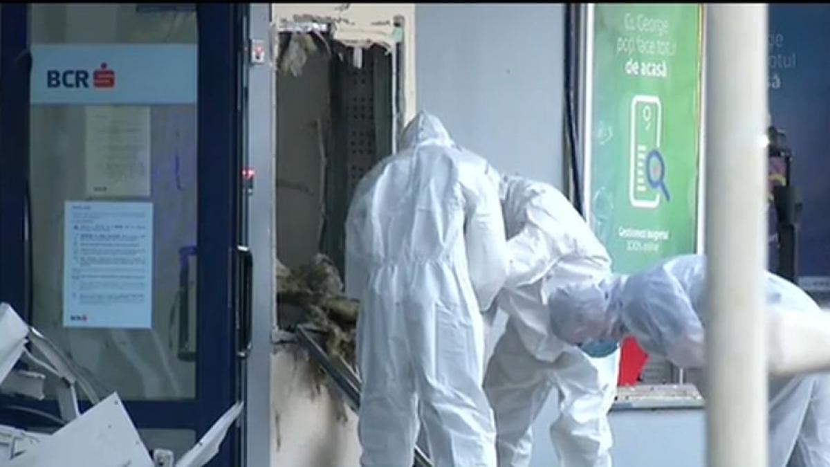 explozie la o banca din otopeni doua bancomate au fost aruncate in aer