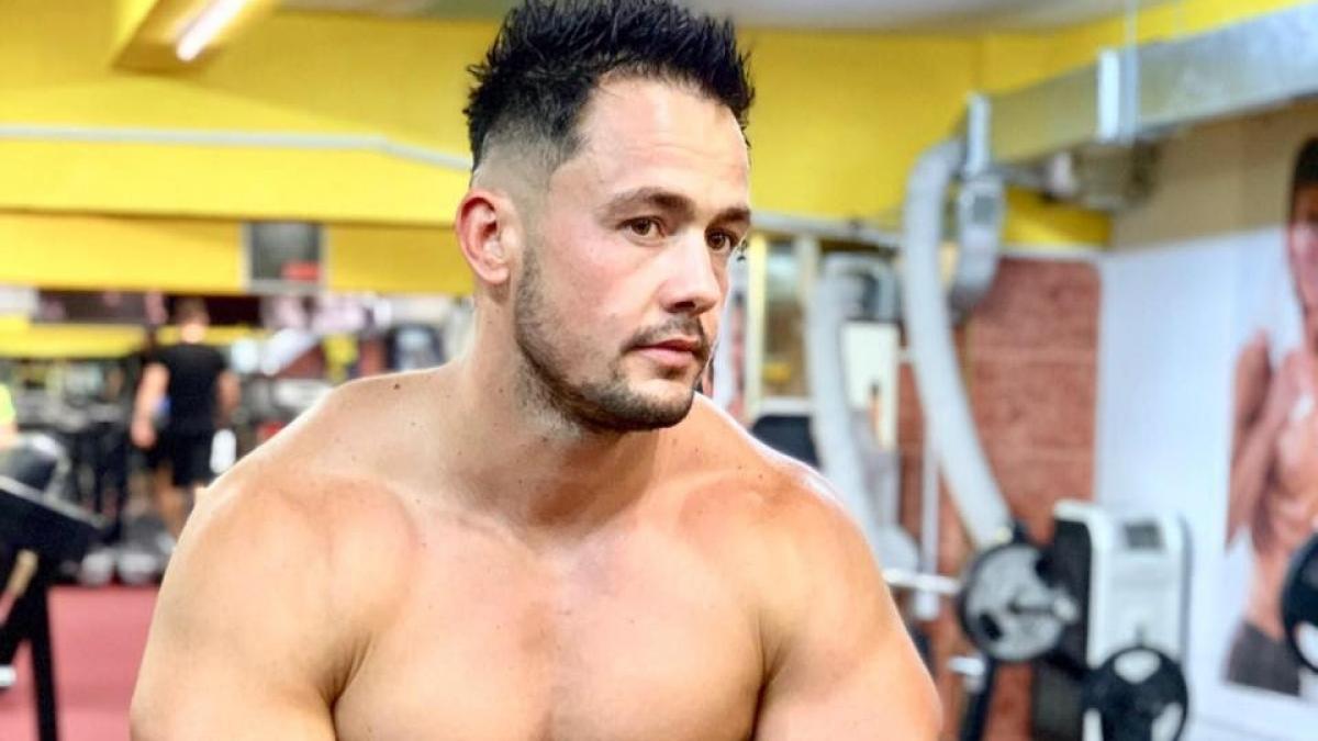 unul dintre cei mai periculosi interlopi s a predat live pe facebook video