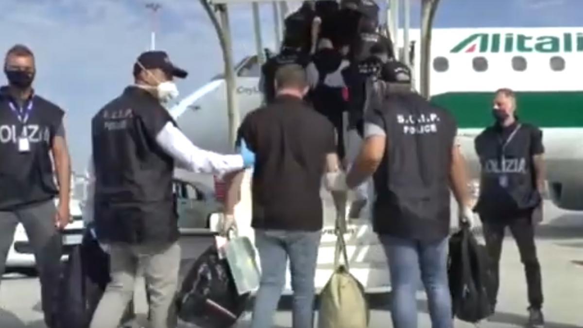 italia si romania au facut schimb de detinuti