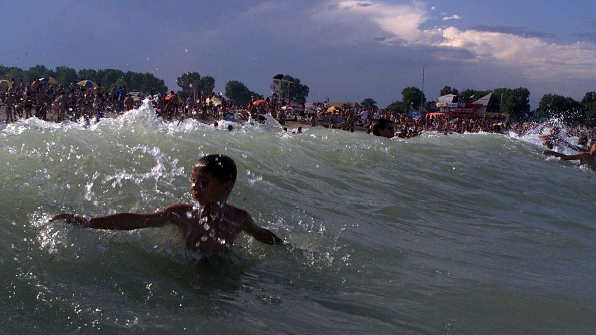 plaje cu steag rosu din cauza valurilor mari turistii igora recomandarile salvamarilor