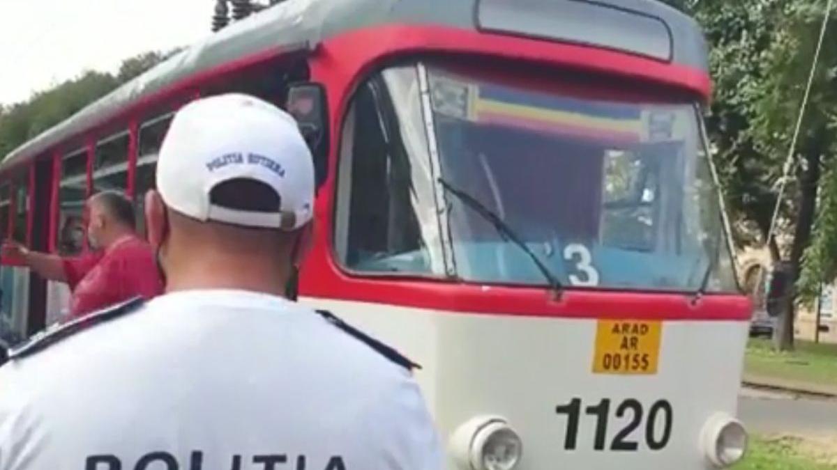 tragedie in arad barbat cazut intre vagoanele tramvaiului
