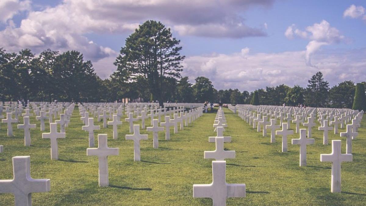 locul in care oamenii care nu poarta masca de protectie sunt pedepsiti sa sape gropi in cimitire