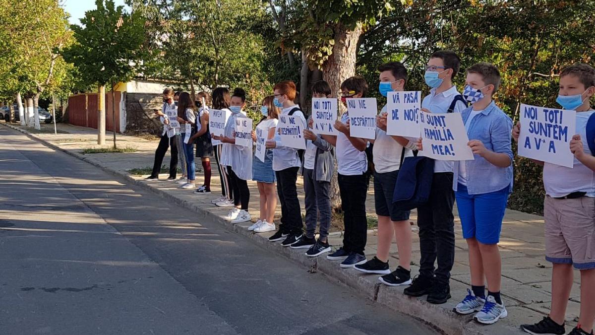 protest liceu carmen sylva eforie prima zi scoala