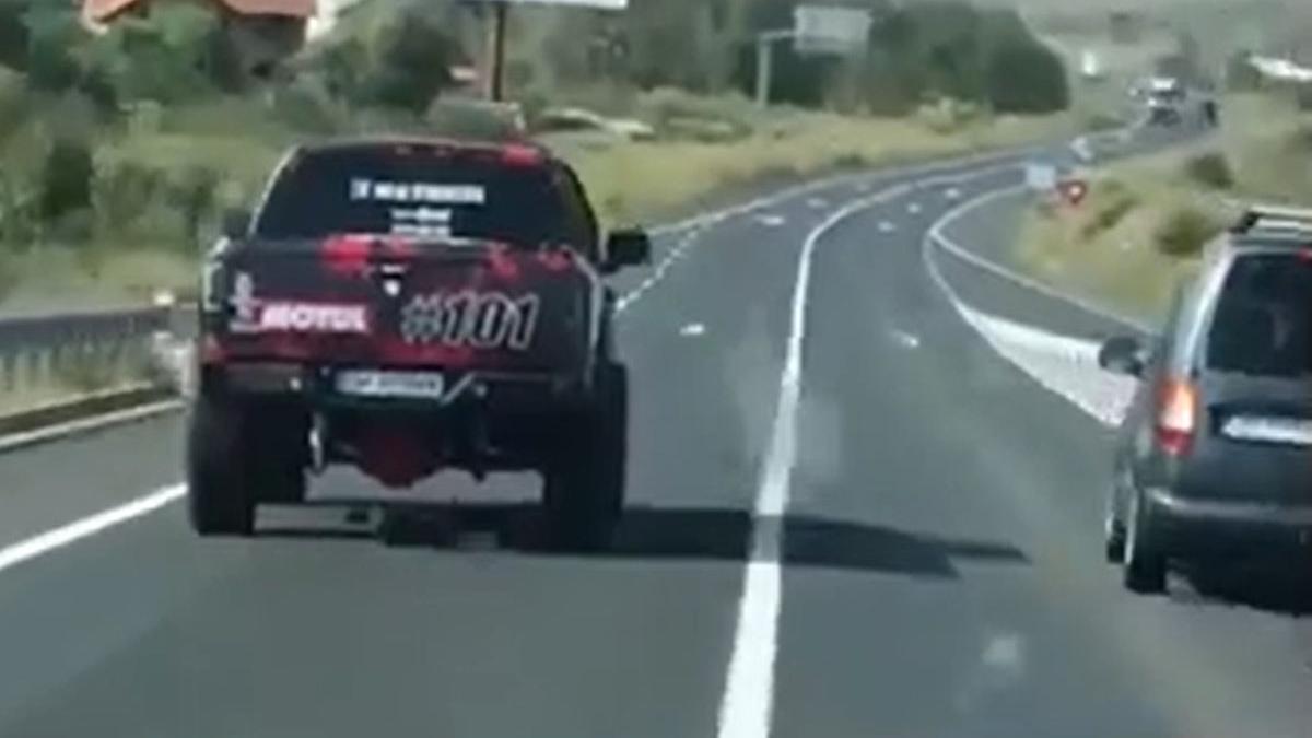 ambulanta aflata in misiune sicanata de un sofer