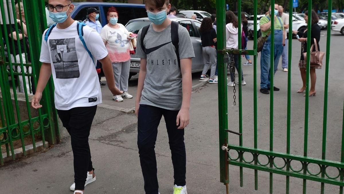 profesorii si elevii din bucuresti testati gratuit pot fi facute 5 000 de teste pe zi