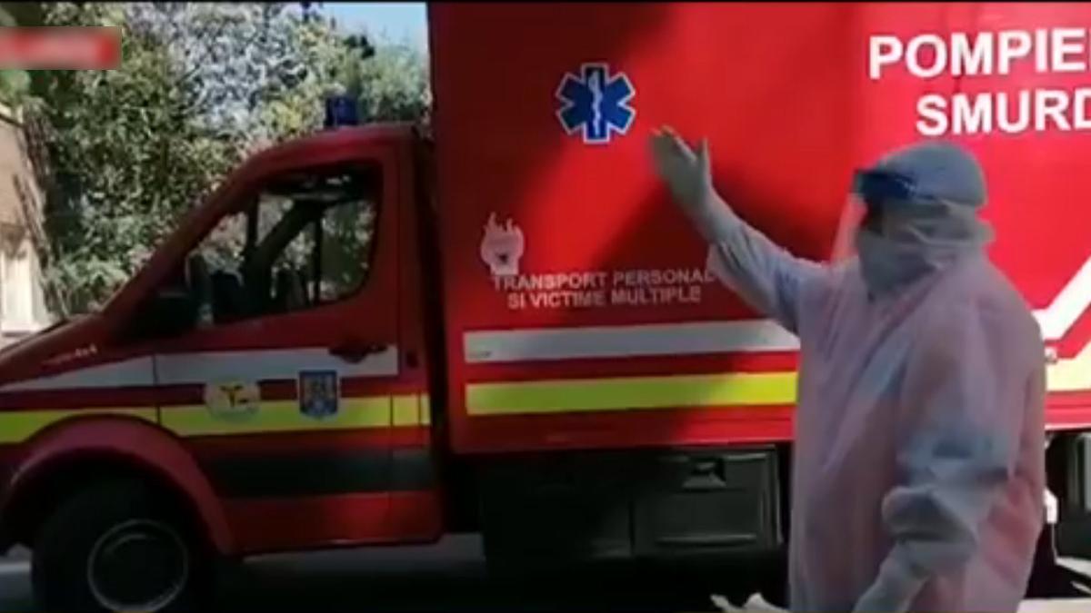 ambulantier revoltat dupa ce a asteptat ore intregi cu bolnavii de covid in masina