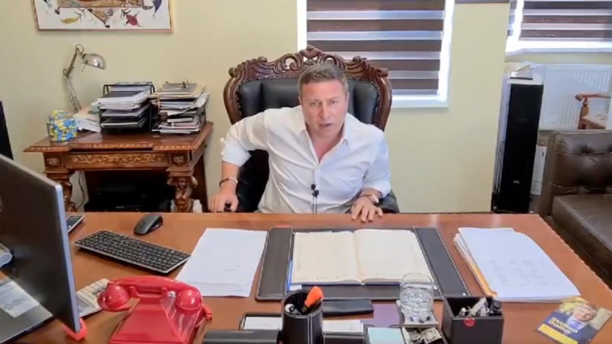 cum se scuza primarul din sangeorz bai dupa ce a fost filmat in timp isi umileste fiica dezbracata