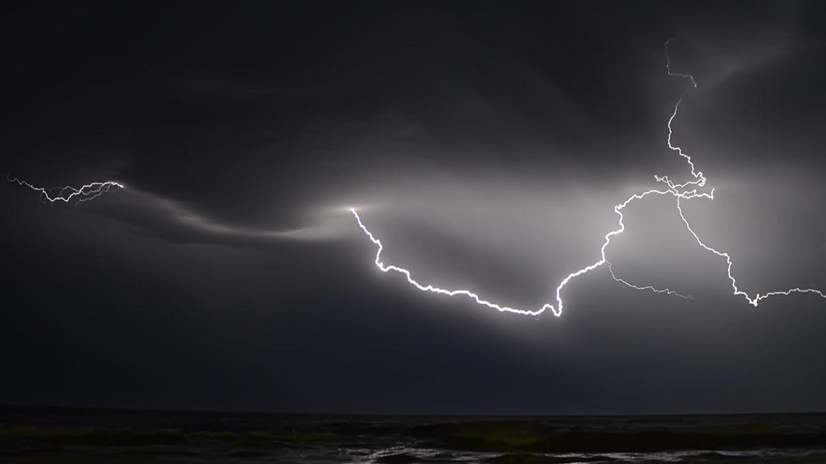 furtuna tropicala grecia cod rosu precipitatii 300 litri