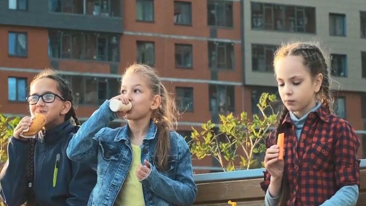 gustari sanatoase pentru copii trucul prin care ne putem asigura ca cei mici mananca pachetelul