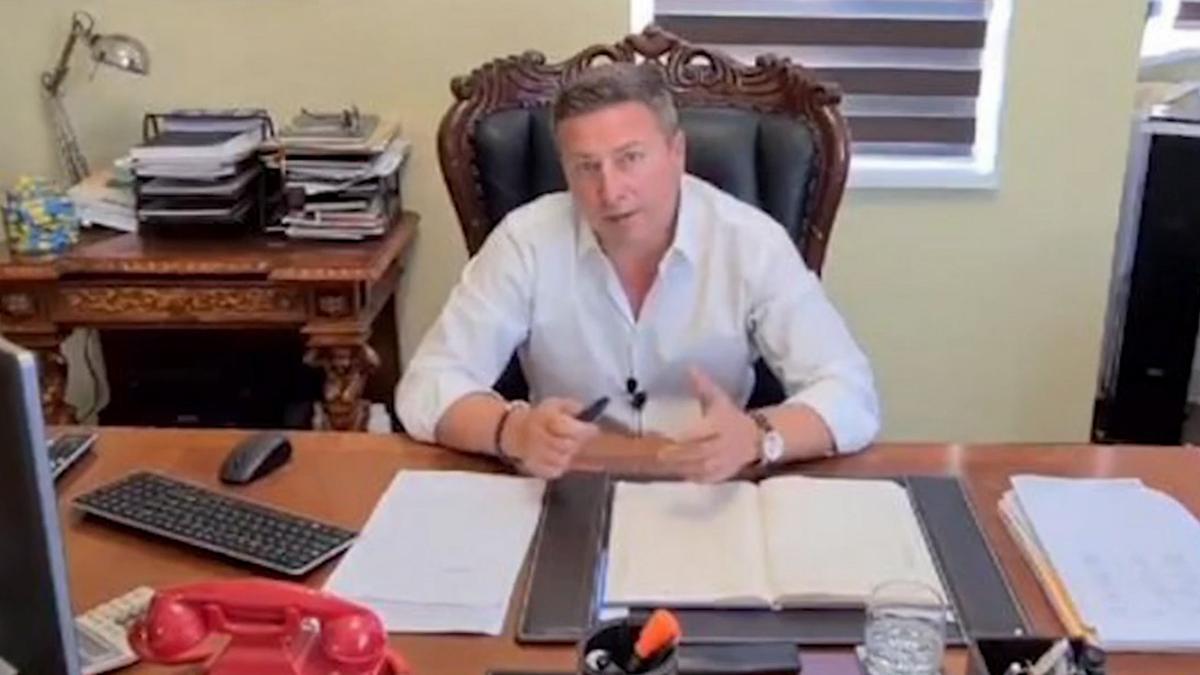 primarul care si a umilit fata inregistrat din nou cum isi injura familia