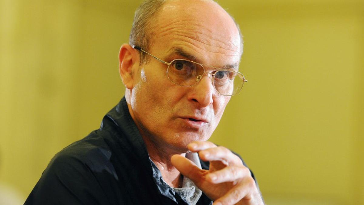 ctp despre profesorul care indeamna elevii sa nu poarte masca eu l as trimite la cimitir sa sape