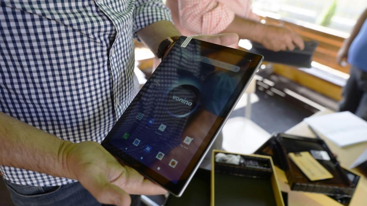 tablete pentru elevii din familii defavorizate