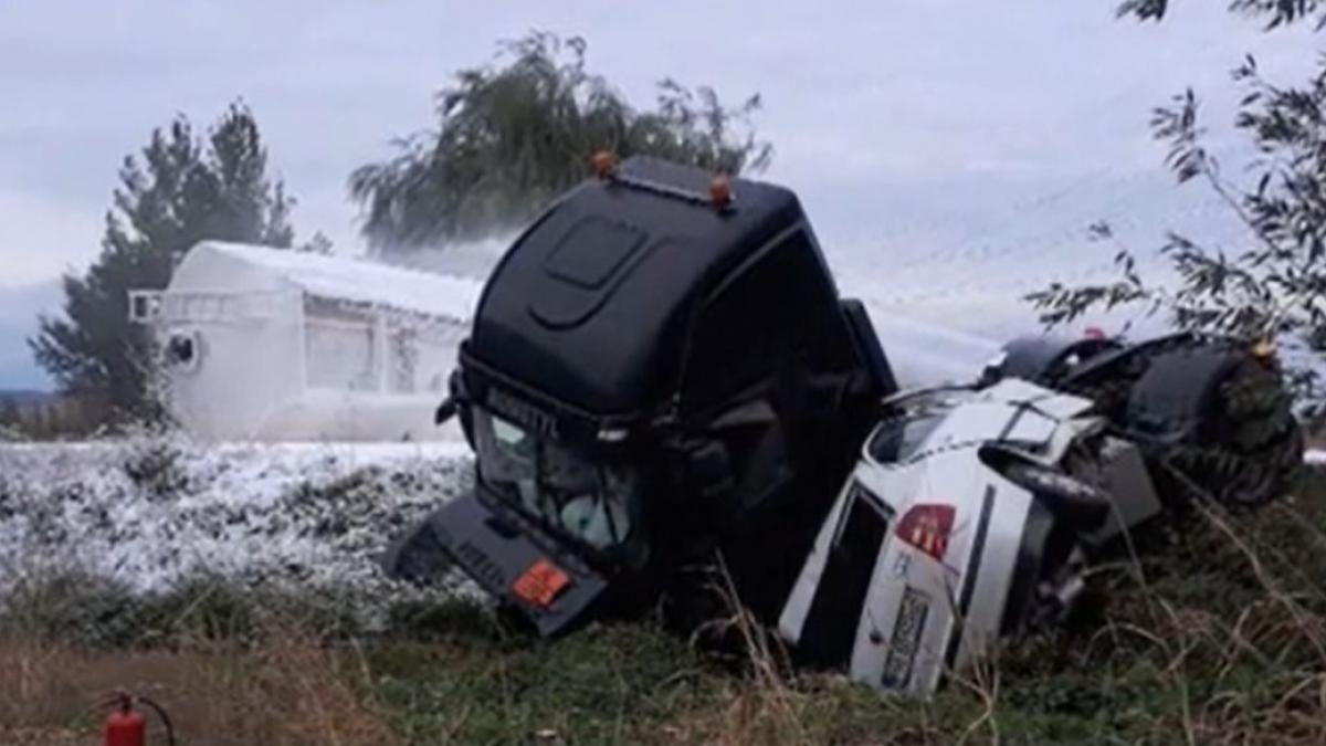 alerta la ploiesti pericol mare de explozie o cisterna cu o substanta periculoasa s a rasturnat