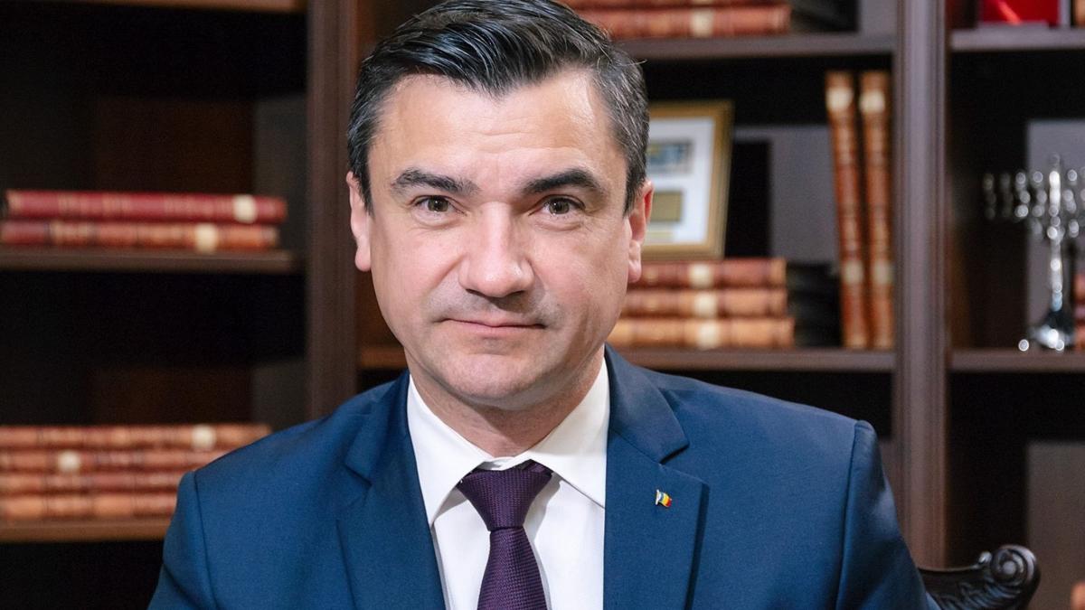 usr plus le da cu flit liberalilor la iasi primarul pnl acuzat ca ar corupt