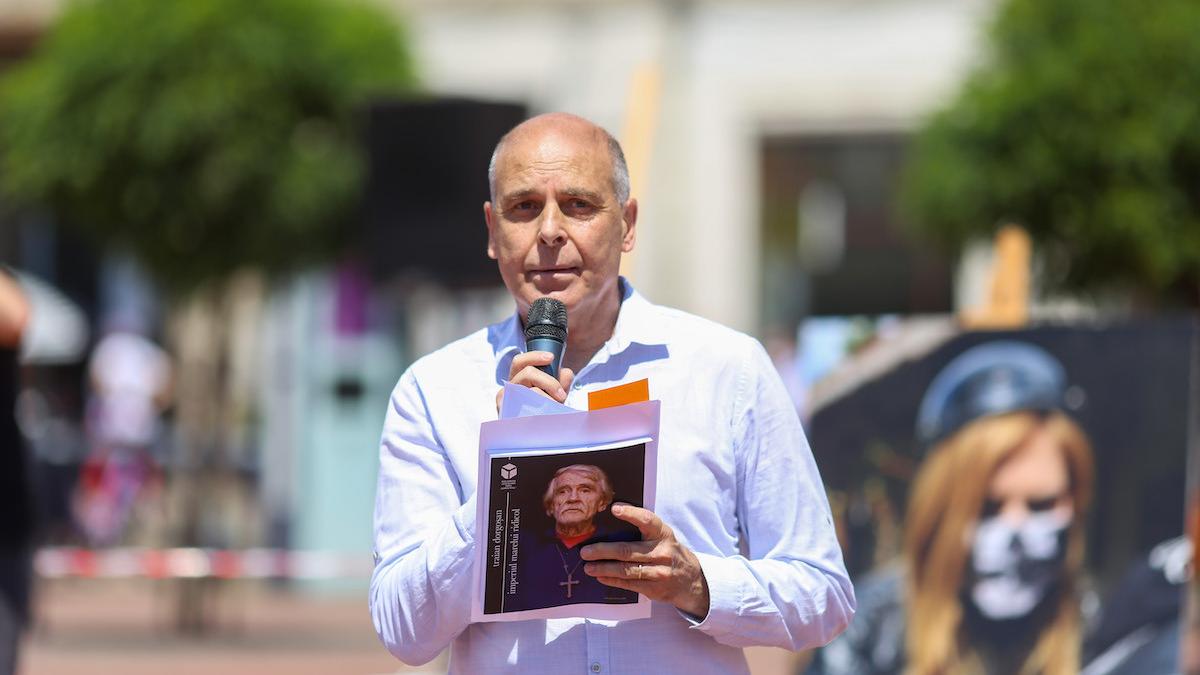 medicul virgil musta important e sa nu ne imbolnavim suntem la pragul intre viata si moarte