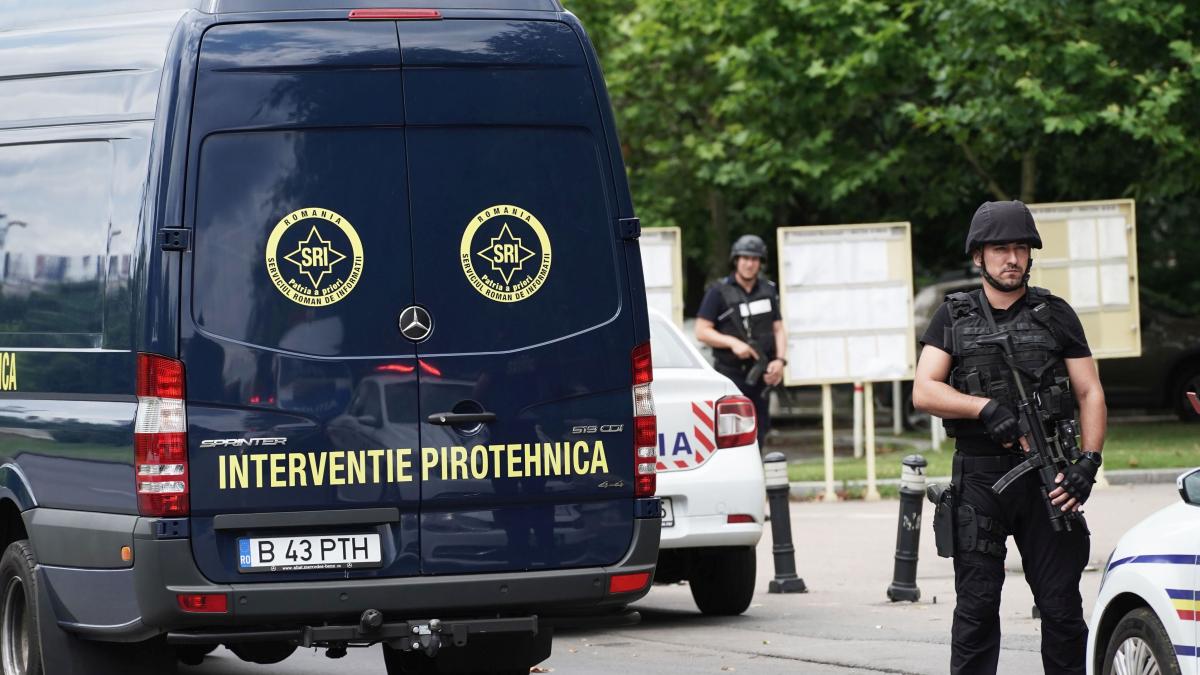 geanta suspecta in curtea ministerului transporturilor autoritatiile au intervenit de urgenta