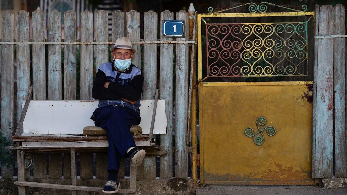 sunau oameni si le cereau bani in numele unor bolnavi de covid cati bani au facut escrocii din