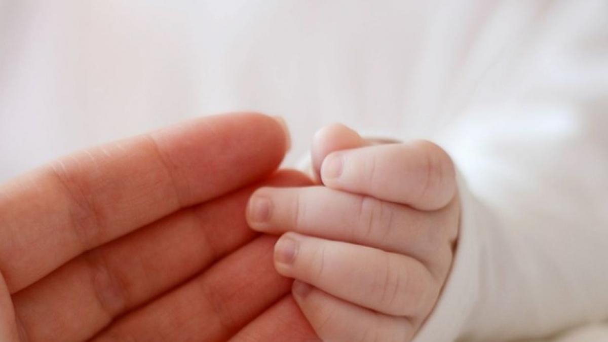 un bebelus abandonat pe o strada din italia apartine unei familii de romani din verona