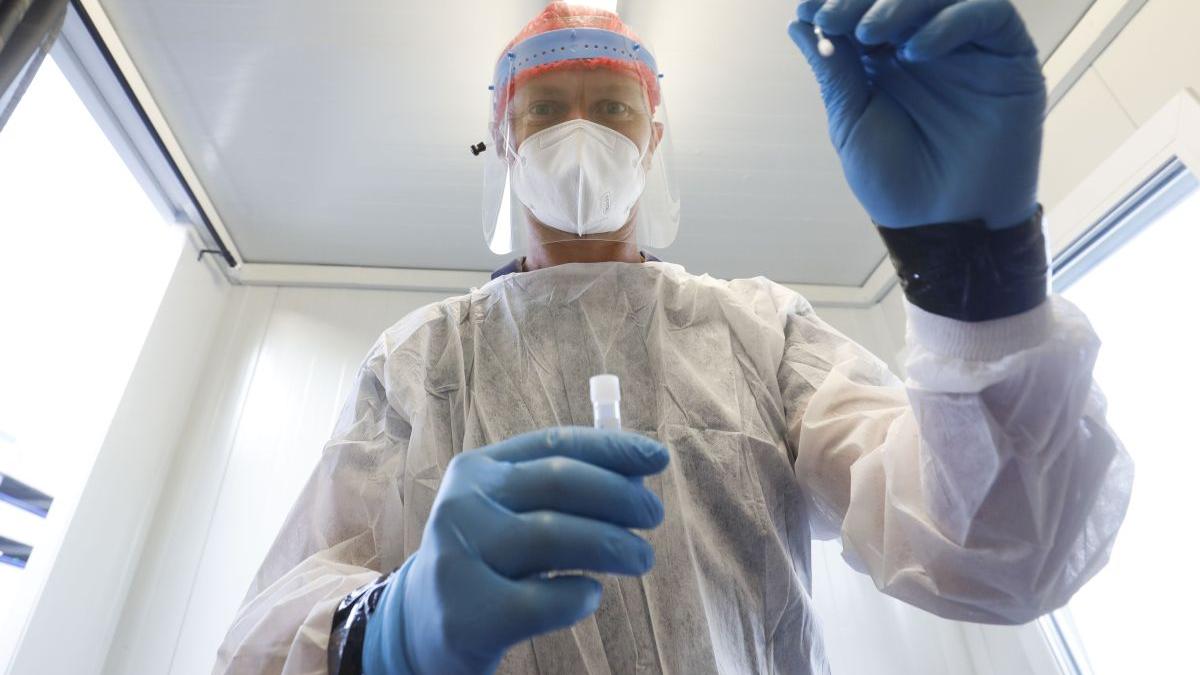 numar angajati sistem sanitar infectati covid mai mare decat cel oficial