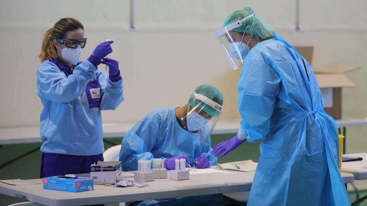 marea britanie vaccinare covid nhs personal medical