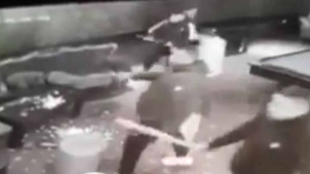 sase barbati bataie sala pacanele targu bujor