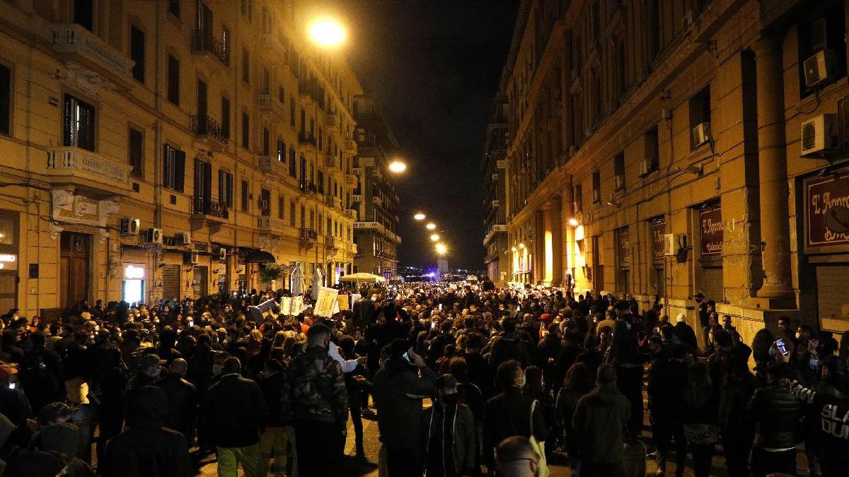 protestele restrictii covid italia napoli torino milano violente