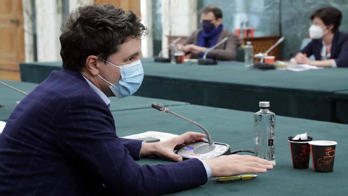 nicusor dan datorie primaria bucuresti