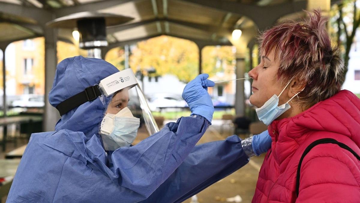 simptome covid pacienti coronavirus